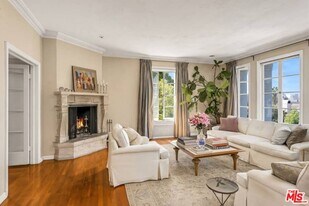 1416 Havenhurst Dr in West Hollywood, CA - Building Photo