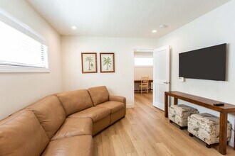 588 111th Ave N in Naples, FL - Building Photo - Building Photo