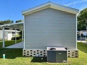 887 E Colonial Cir in Daytona Beach, FL - Building Photo - Building Photo