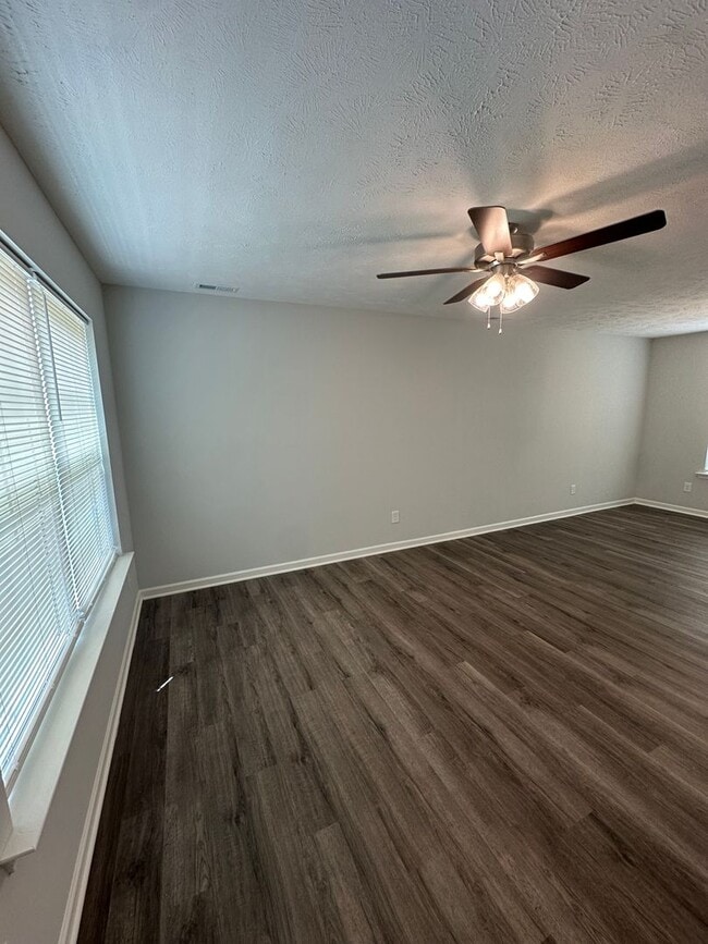 154 Timber Circle in Manchester, TN - Building Photo - Building Photo