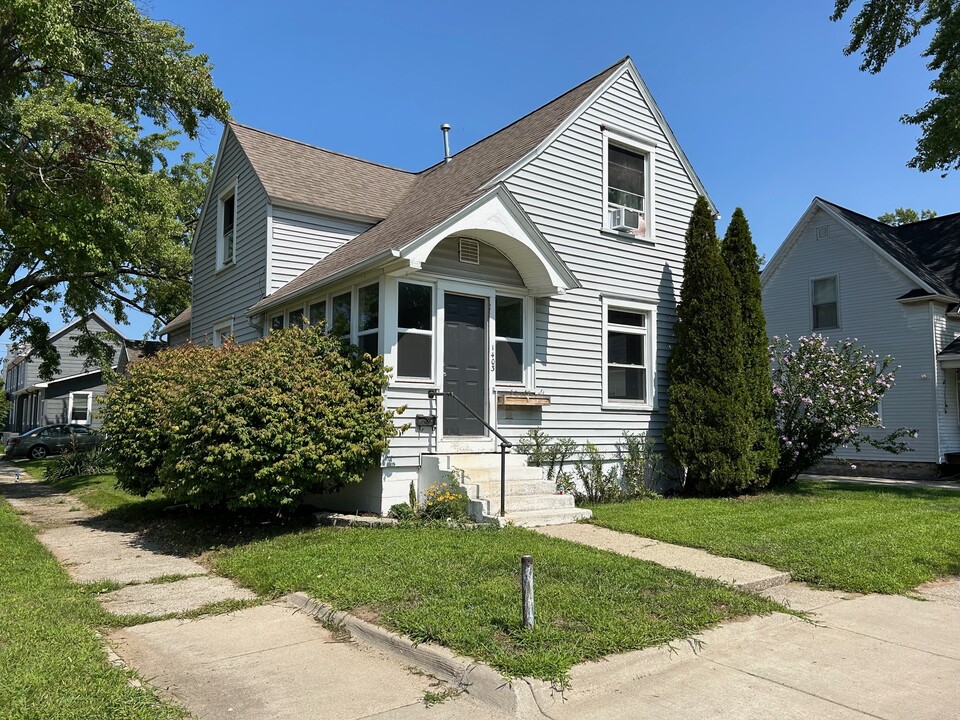 1403 Columbus Ave in Grand Haven, MI - Building Photo