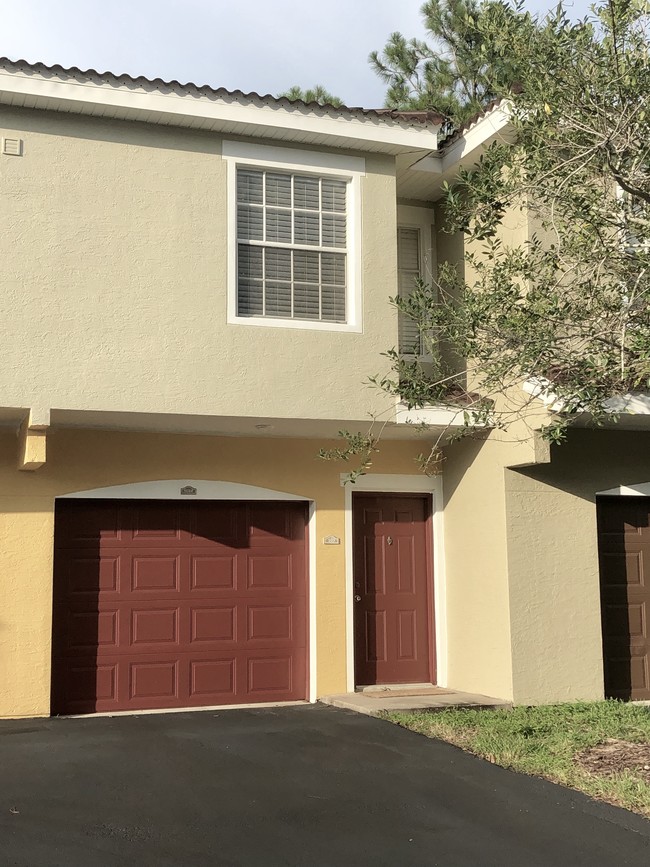 5510 Bentgrass Dr, Unit 103 in Sarasota, FL - Building Photo - Building Photo