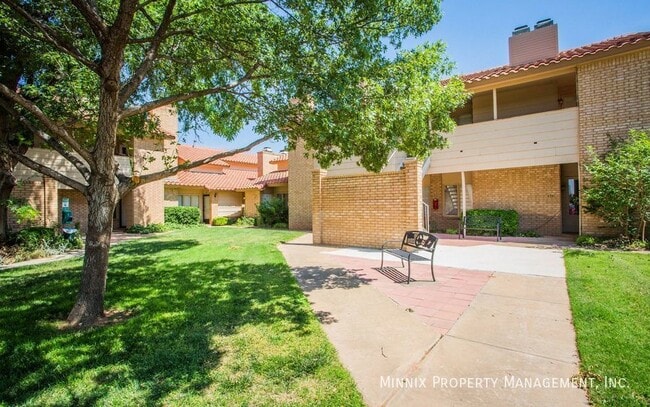 4729 2nd St in Lubbock, TX - Foto de edificio - Building Photo