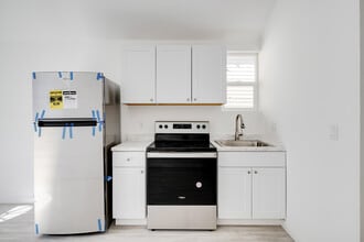 359 W Garfield Ave, Unit B in Glendale, CA - Foto de edificio - Building Photo