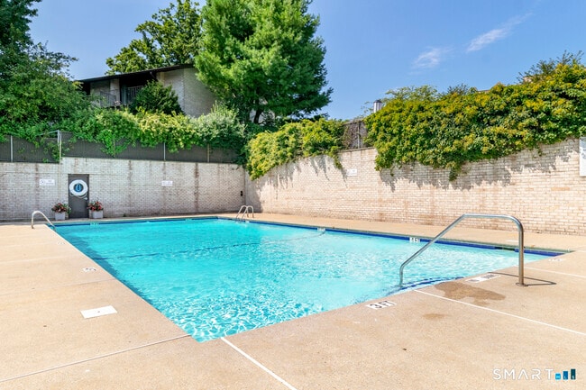 73 Courtland Ave in Stamford, CT - Building Photo - Building Photo