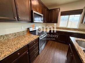 1275 Dartmouth Cir in Dixon, CA - Building Photo - Building Photo