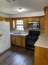 1802 N Avenue Q in Freeport, TX - Building Photo - Building Photo