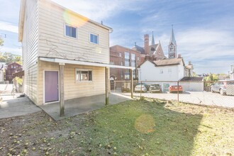 829 Proctor Way in Pittsburgh, PA - Building Photo - Building Photo