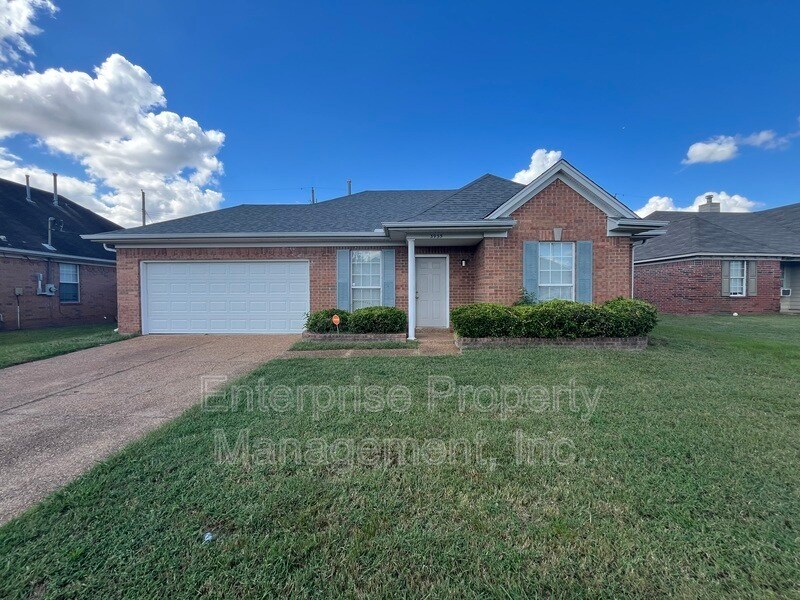 3935 Autumn Harvest Ln in Memphis, TN - Building Photo