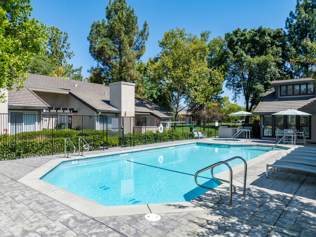 Chardonnay Gardens in Livermore, CA - Foto de edificio - Building Photo