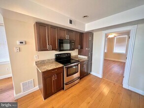 1017 W Cross St in Baltimore, MD - Building Photo - Building Photo