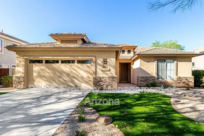 property at 3432 E Lexington Ct