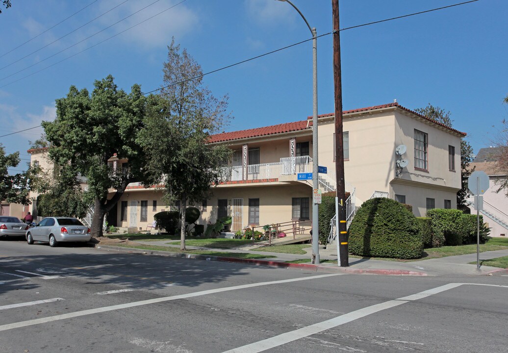 2201 Pine Ave in Long Beach, CA - Building Photo