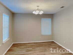 1113 Beeblossom Dr in Desoto, TX - Building Photo - Building Photo