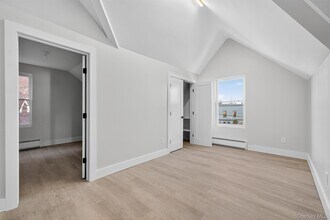 12 N Church St in Goshen, NY - Foto de edificio - Building Photo