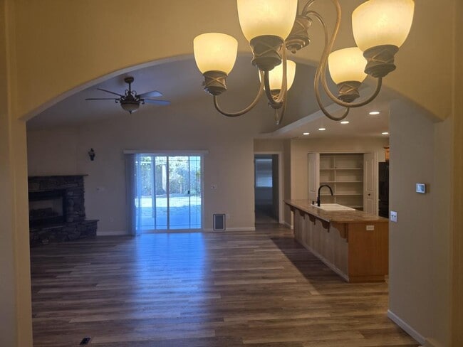 109 SW Otter Ct in Grants Pass, OR - Building Photo - Building Photo