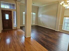 6930 Shady Ln in Sugar Land, TX - Building Photo