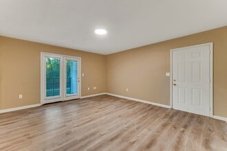 Cypress Park Apartments in Columbus, MS - Foto de edificio - Building Photo