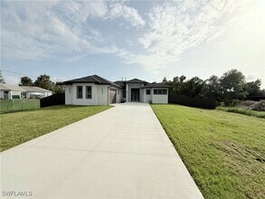 702 Zemil Ct in Ft. Myers, FL - Building Photo - Building Photo