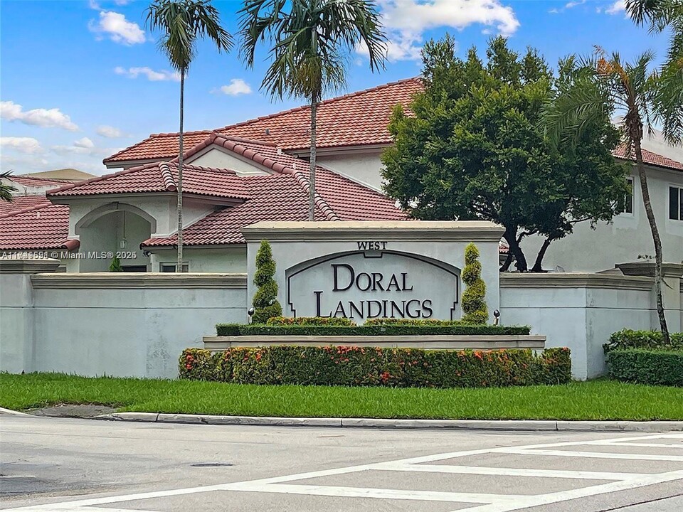 11612 NW 50th Terrace in Doral, FL - Building Photo