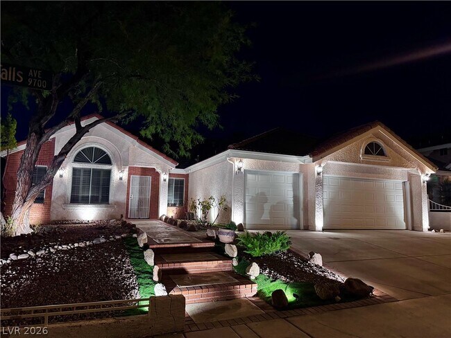 9713 Cascade Falls Ave