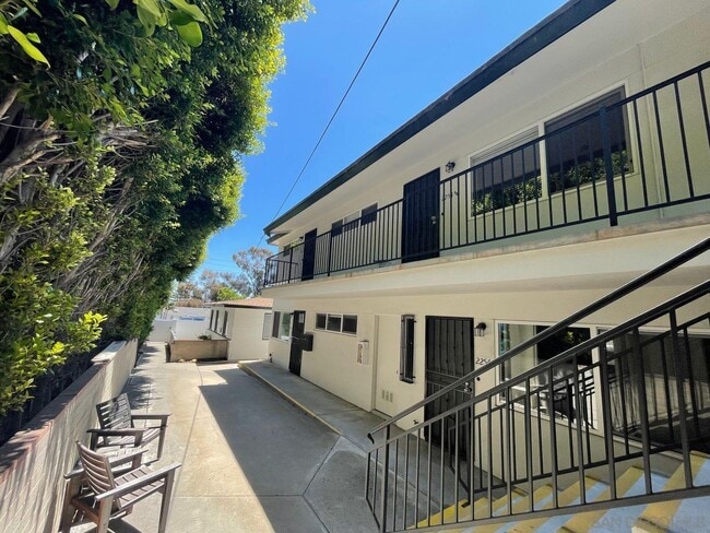 2254.5 Garnet Ave in San Diego, CA - Building Photo - Building Photo