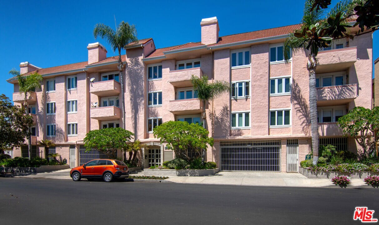 10373 Almayo Ave in Los Angeles, CA - Building Photo