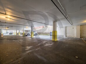 563 W Arlington Pl, Unit #555-204 in Chicago, IL - Building Photo - Building Photo