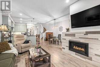 725 Guardian Grv in Ottawa, ON - Building Photo - Building Photo