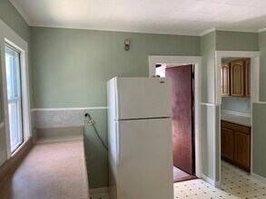 50 Windsor Rd, Unit #1 in Medford, MA - Foto de edificio - Building Photo