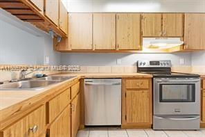 1018 Twin Lakes Dr in Coral Springs, FL - Building Photo - Building Photo