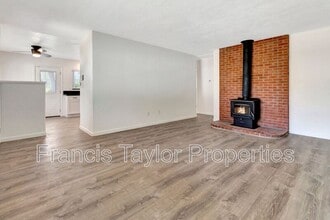525 Smilax Rd in Vista, CA - Building Photo - Building Photo