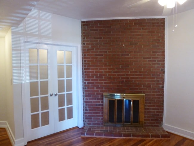 527 9th St NE, Unit 1 in Washington, DC - Building Photo - Building Photo