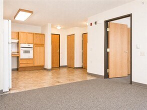 2107 Nobles St in Worthington, MN - Building Photo - Building Photo