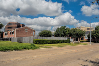 Lighthouse Living Center II in Houston, TX - Building Photo - Building Photo