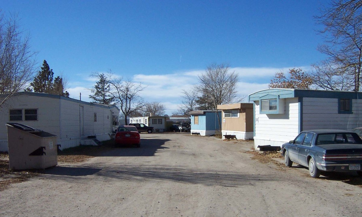 Wagon Wheel Mobile Home Park in Scottsbluff, NE - Building Photo