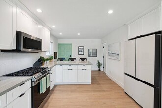 2138 Reed Ave in San Diego, CA - Building Photo - Building Photo