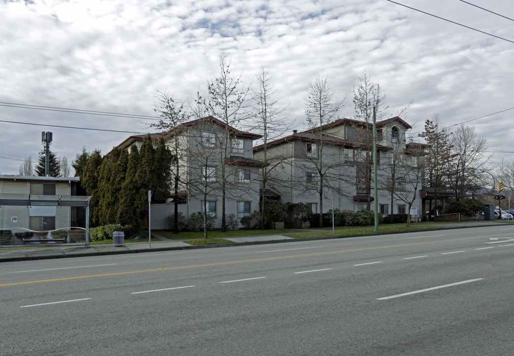 Chelsea Court in Vancouver, BC - Building Photo