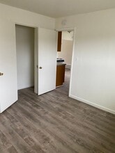 5191 Hwy 97-Unit -B in Klamath Falls, OR - Building Photo - Building Photo