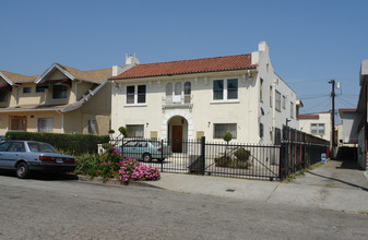 912-914 S Kenmore Ave in Los Angeles, CA - Building Photo - Building Photo