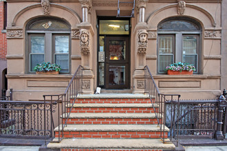 211 W 21st St in New York, NY - Foto de edificio - Building Photo