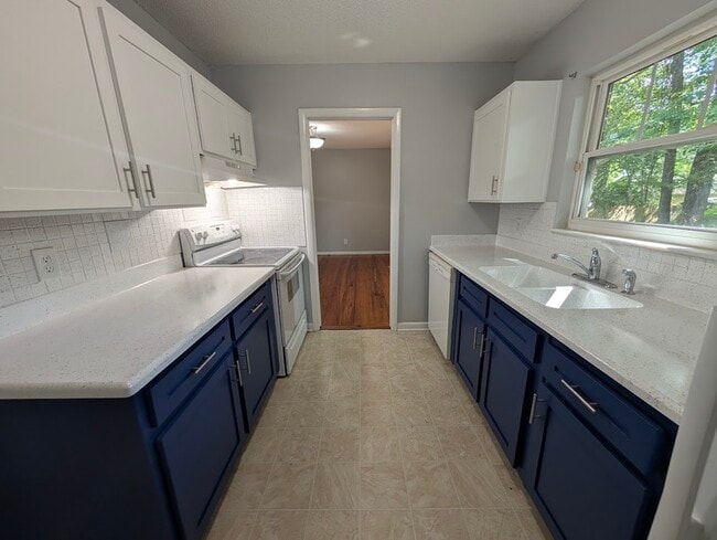 1820 Medart Dr in Tallahassee, FL - Foto de edificio - Building Photo