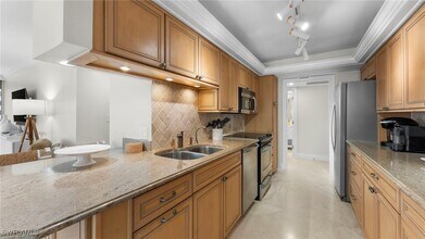 4005 Gulf Shore Blvd N in Naples, FL - Building Photo - Building Photo