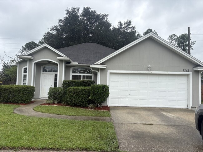 7242 Longhorn Cir S