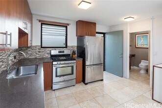 3111 Pualei Cir in Honolulu, HI - Building Photo - Building Photo