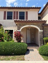 15071 SW 116th St in Miami, FL - Building Photo