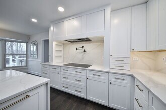 945 Anne Rd in Naperville, IL - Building Photo - Building Photo