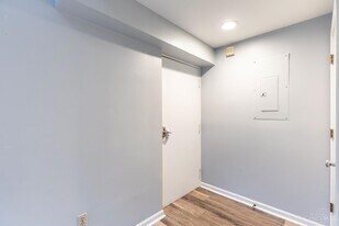 127 W 9th St in Cincinnati, OH - Building Photo