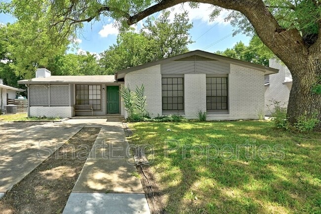 property at 1612 Broadmoor Dr