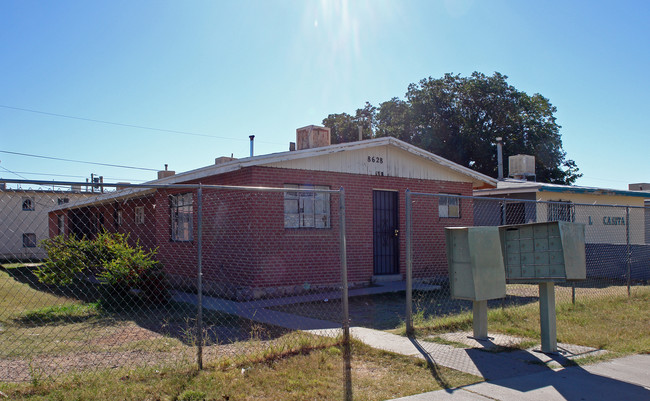 8628 Lawson St in El Paso, TX - Foto de edificio - Building Photo